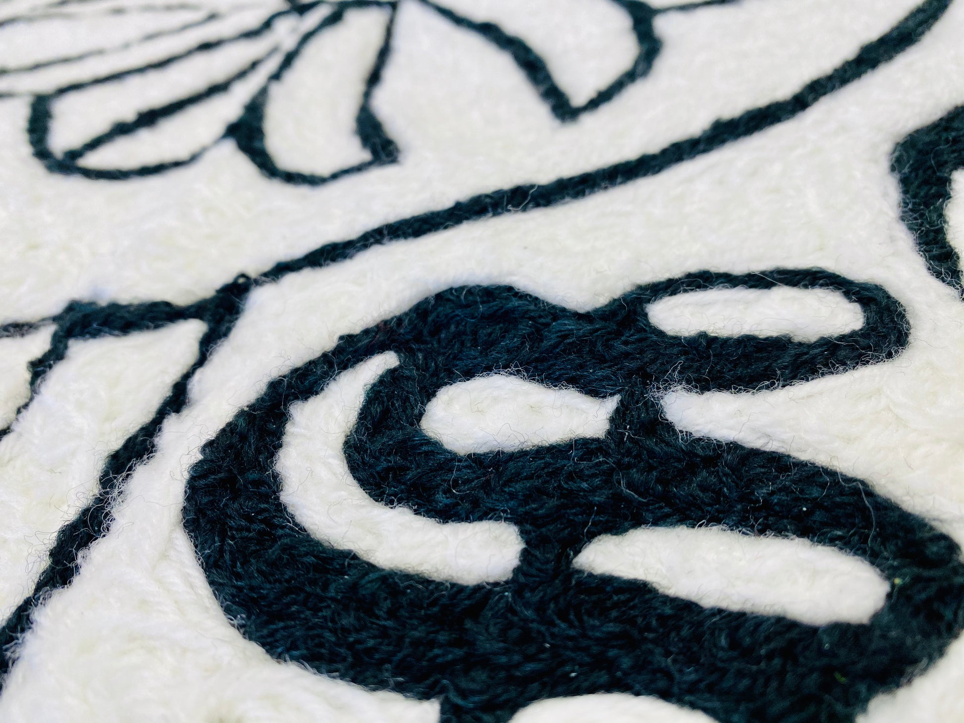 Chrome Hearts Horseshoe Logo White Color Wool Thread Modern Accent Premium Area Carpet